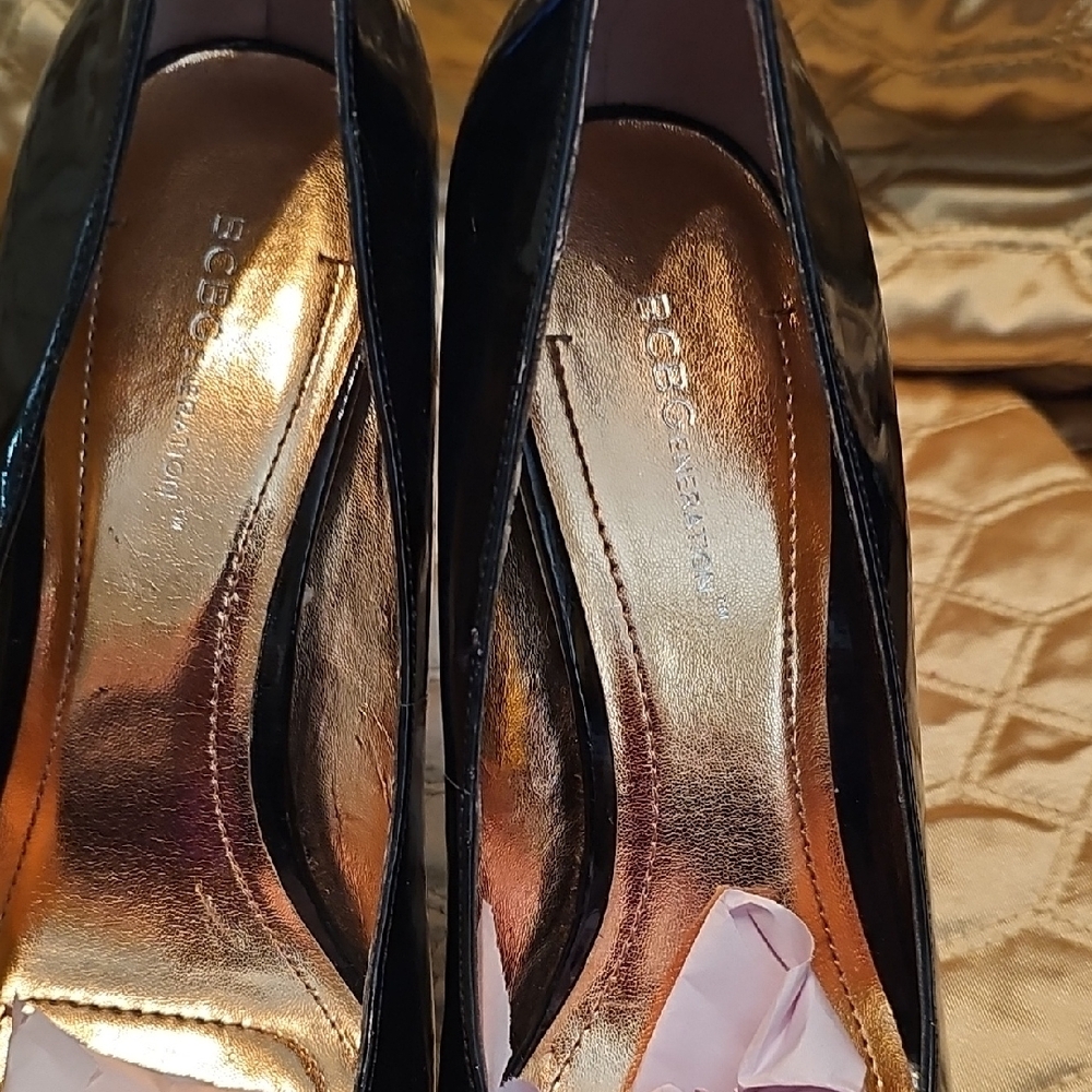 BCBGMAXAZRIA Black Patent Leather Heels -10B